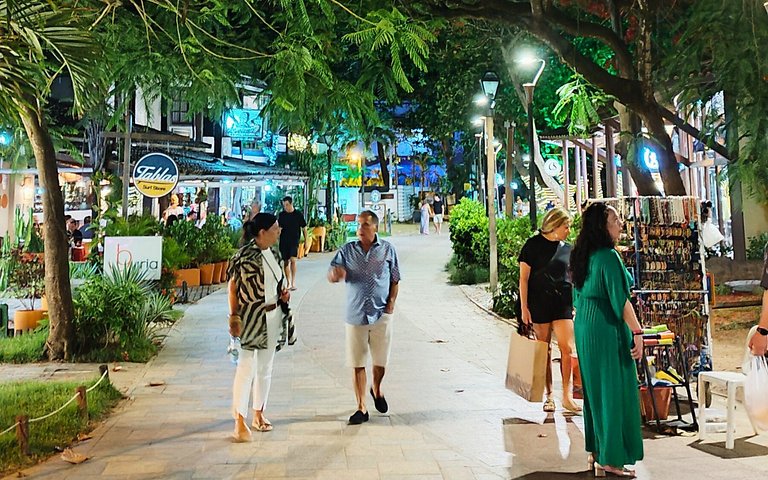 Encanto, Privacidad y Confort a Orillas de la Laguna en Prai